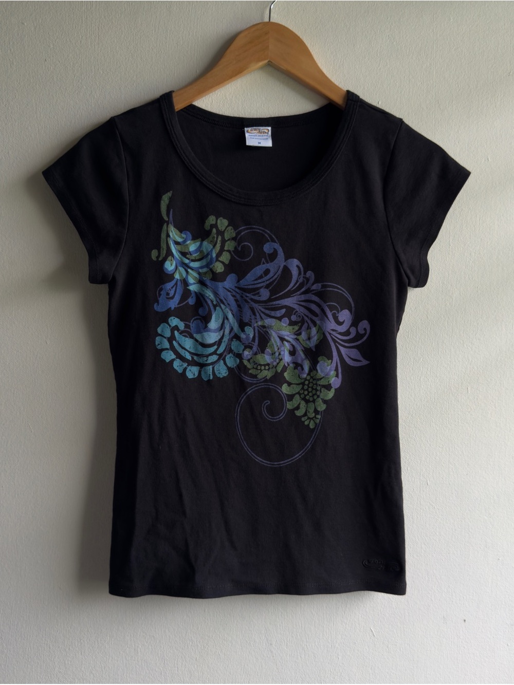 Crazy Shirts Hawaii Black Graphic T-Shirt Womens Medium Scroll Print